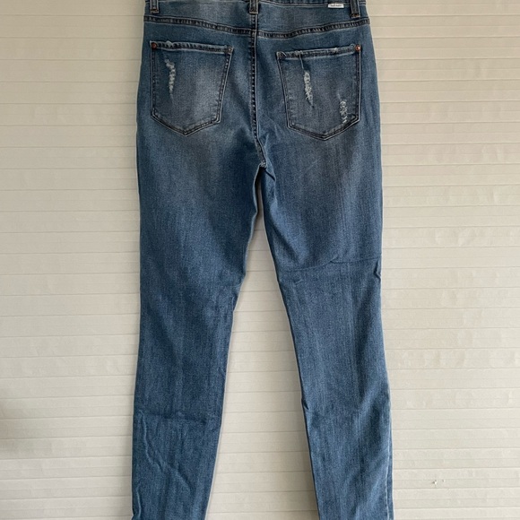 Ivy And Main Skinny Jeans - Picture 3 of 6